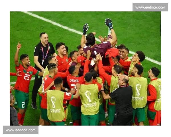 钢铁防线 + 10 次扑救！布努神扑定乾坤，门神复制 C 罗苦主时刻