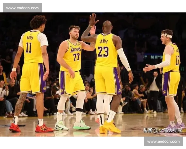 火箭掘金自由市场大丰收，湖人喜迎状元中锋焕发新生