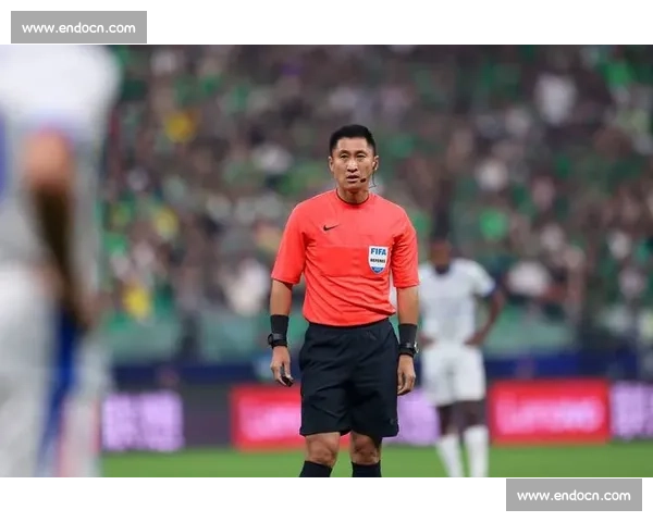 马宁世俱杯晒照执法引热议 硬刚弗拉门戈教练组成焦点