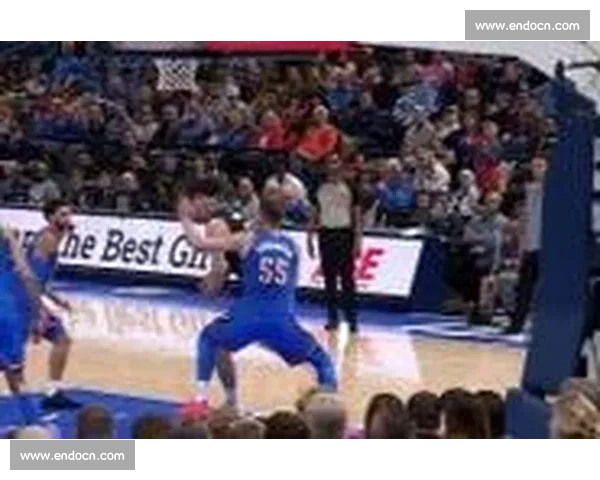 文班亚马跨界封神！C 罗式电梯球破门，篮球足球双天赋引爆体坛